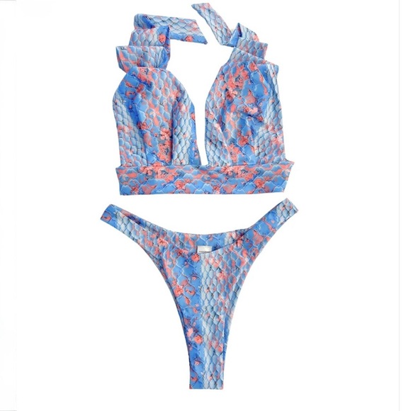 Strawberry Milk Mob Aquamarine Bikini Set size Medium top/ Large bottom NWT - Picture 1 of 13